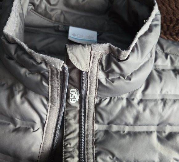 Columbia 650 Down Silver Puffer Coat, From Pet Free And Smoke Free Home - Picture 3 of 6